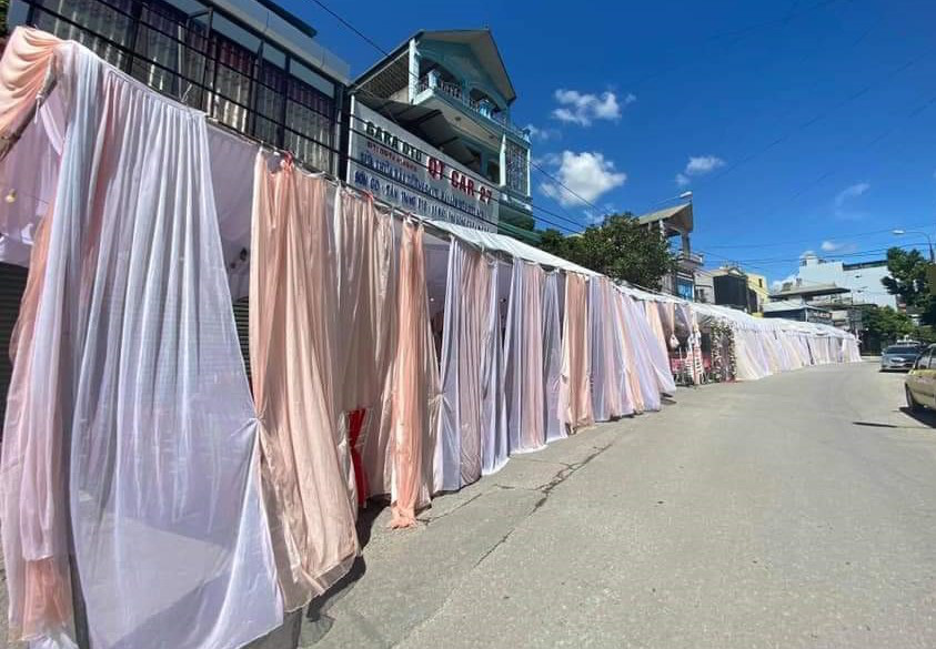 A restaurant in Dien Bien was bombarded with 150 wedding trays?  Photo 3.