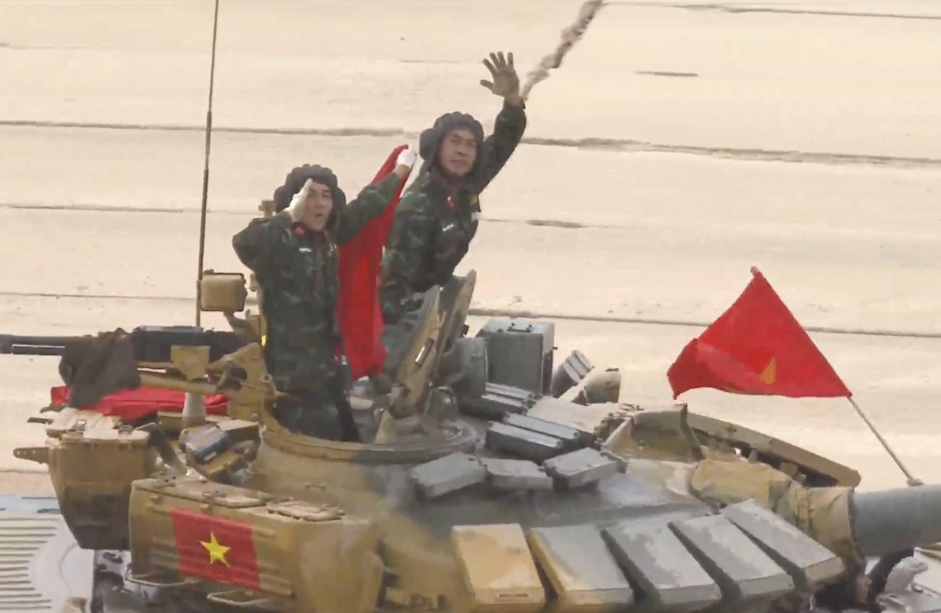 Tuyển xe tăng Việt Nam nhận cúp vô địch Army Games 2020 - Ảnh 3.