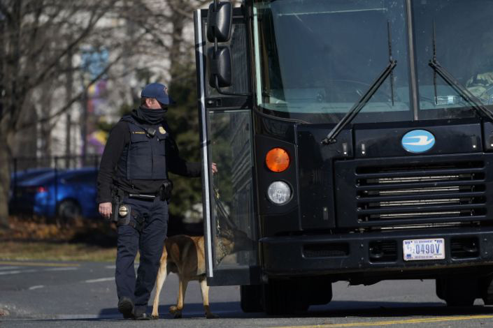 United States: Tens of thousands of National Guards are relentlessly flocking to Washington - Photo 7.