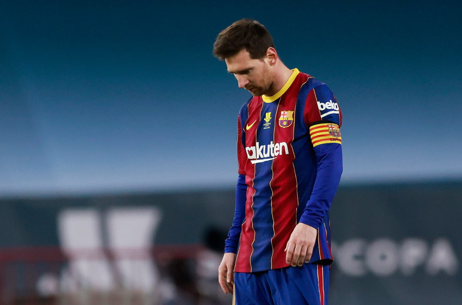 Tin tức về Messi tiếp tục ở lại Barcelona đã khiến cho cùng một lúc các CĐV và các nhà quản lý đều cảm thấy bất ngờ, nhưng cũng đầy hạnh phúc. Hãy cùng xem hình ảnh về những thước phim đáng chú ý của anh ấy tại đội bóng này.