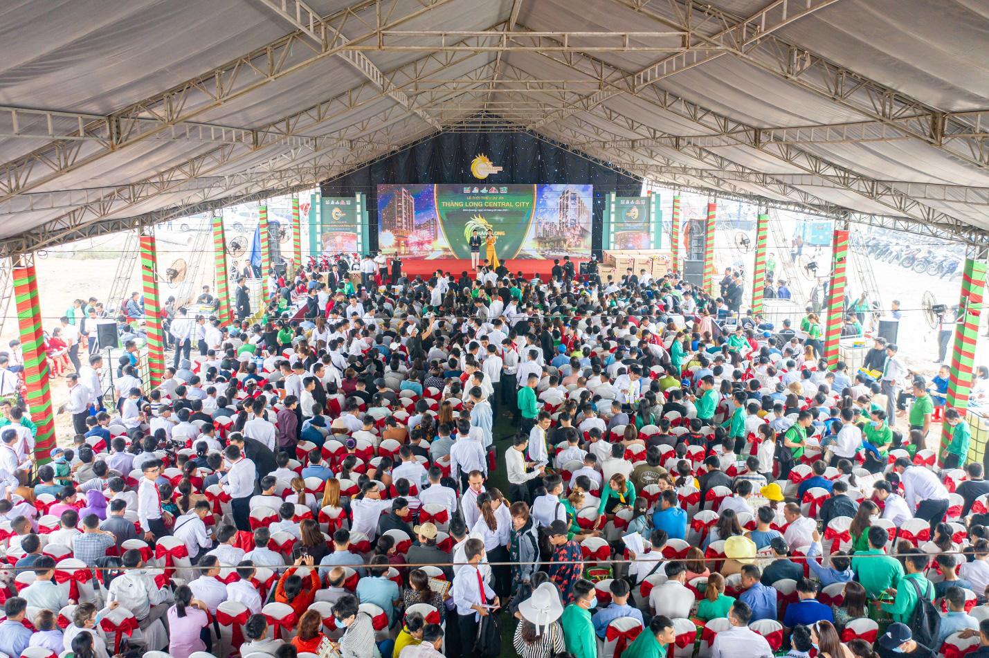 Cháy hàng khu đô thị Thăng Long Central City - Ảnh 1.