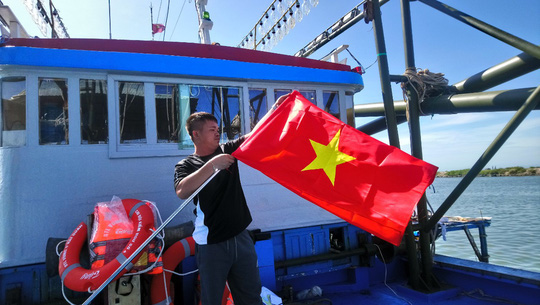 Trao tặng 2.500 lá cờ Tổ quốc tại 2 tỉnh Bình Thuận và Bình Phước - Ảnh 7.