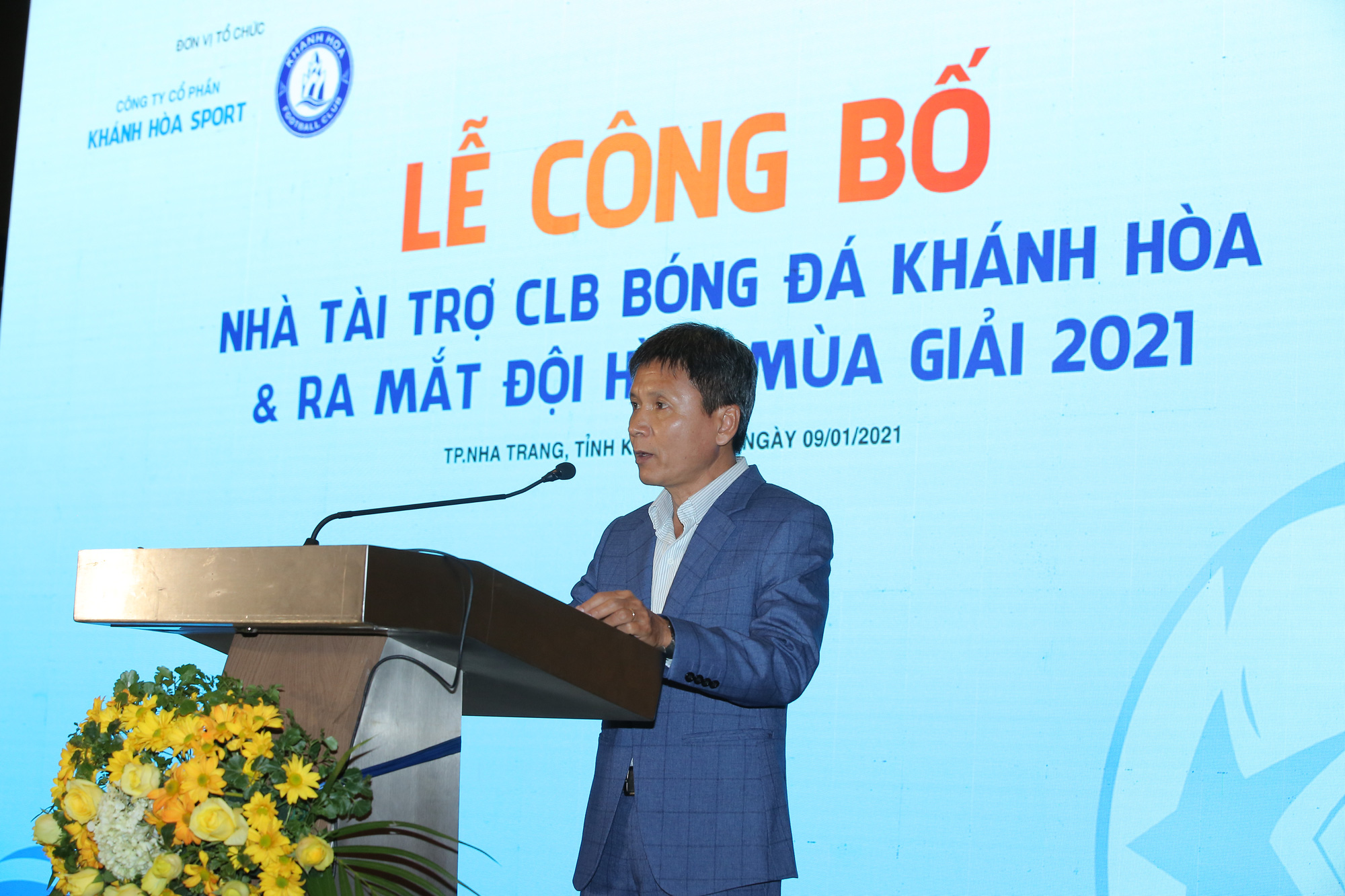 CLB Khánh Hòa nhận tài trợ 20 tỉ đồng trong ngày xuất quân - Ảnh 2.