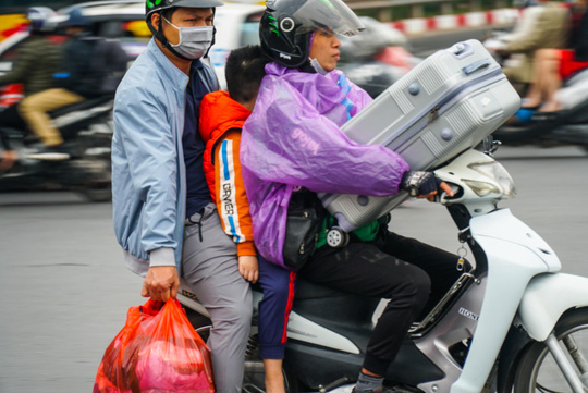 Ùn tắc dài cả 1 km trên cao tốc Hà Nội - Ninh Bình khi người dân trở lại làm việc sau kỳ nghỉ Tết - Ảnh 14.