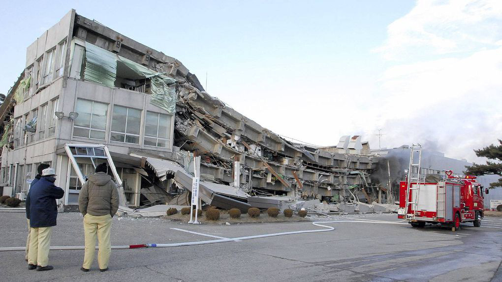 Nhìn lại thảm họa động đất - sóng thần làm nghiêng trục Trái Đất 10 năm trước - Ảnh 1.