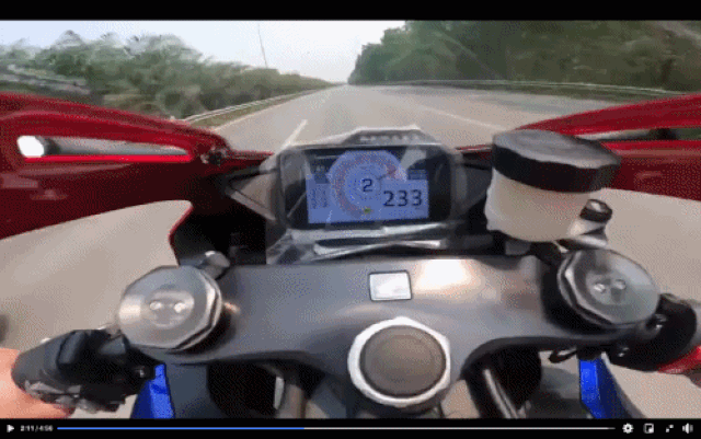Xác minh clip xe máy chạy gần 300 km/h trên Đại lộ Thăng Long - Ảnh 1.