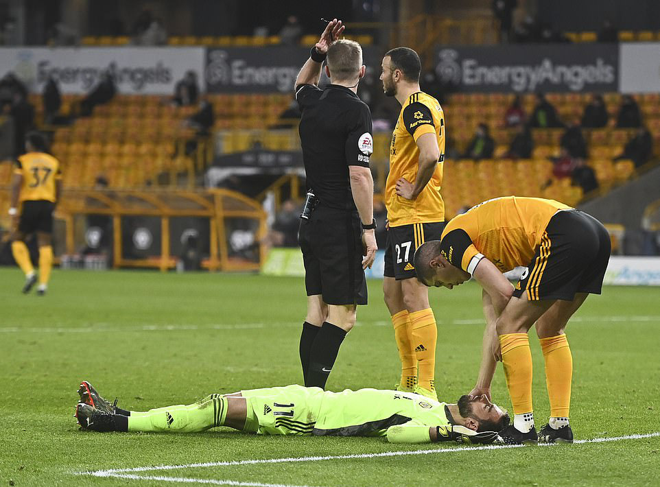 Thủ môn chấn thương kinh hoàng, Wolverhampton bại trận trước Liverpool - Ảnh 6.