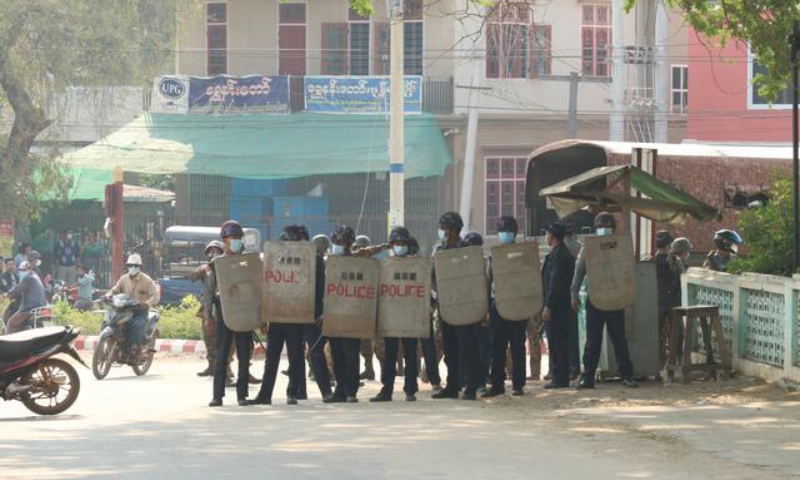 Myanmar: The protests spread, the leaders of the workers' party died - Photo 2.