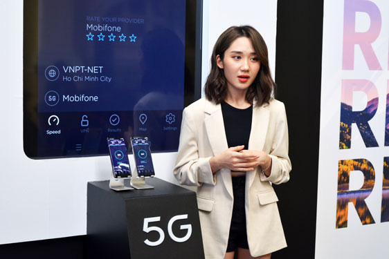 Điện thoại 5G chờ nhà mạng - Ảnh 1.