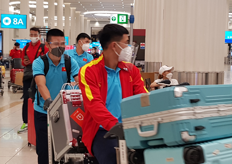 Tuyển Việt Nam có mặt tại UAE, quyết tâm đạt kết quả tốt nhất trước đội tuyển Trung Quốc - Ảnh 4.
