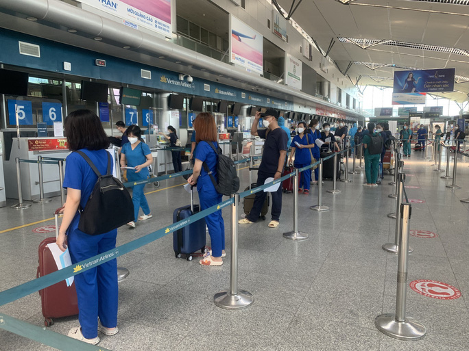 Phải tạo điều kiện cho người dân đi lại - Ảnh 1. Phải tạo điều kiện cho người dân đi lại - Ảnh 1.