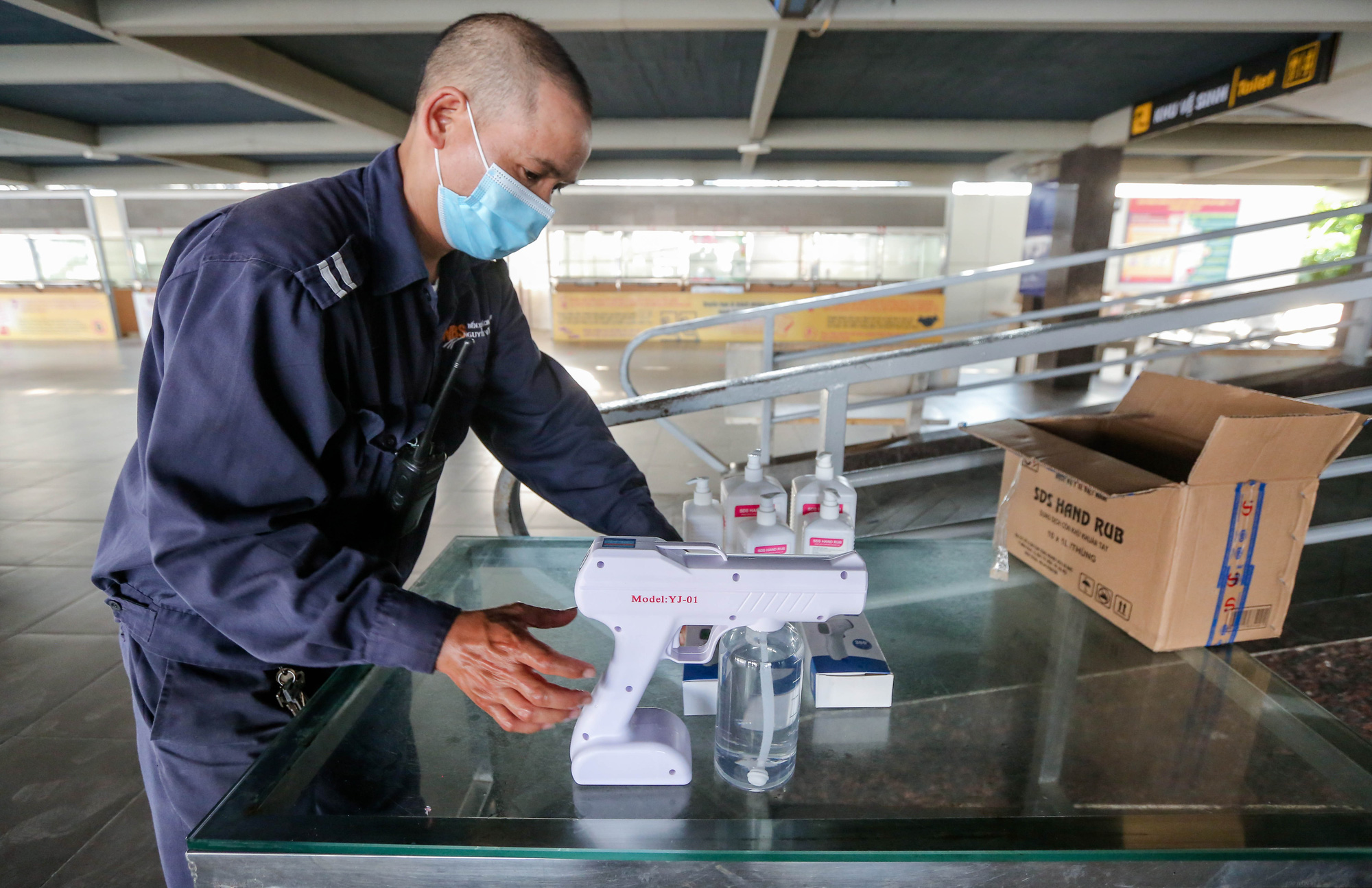 CLIP: Nhiều bến xe khách liên tỉnh nhộn nhịp lau dọn, chờ đón khách trở lại - Ảnh 14.