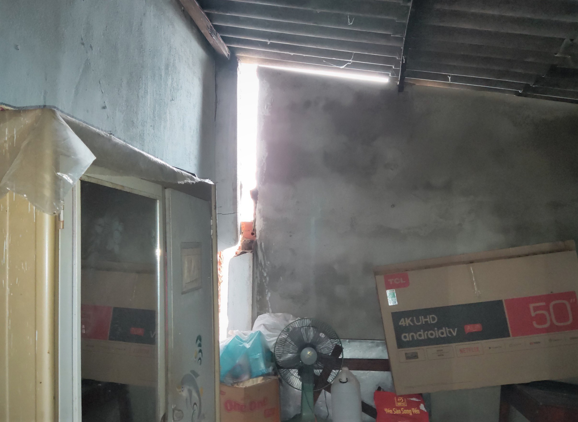 Sụt lún đất uy hiếp một số hộ dân tại TP Bảo Lộc - Ảnh 7. Sụt lún đất uy hiếp một số hộ dân tại TP Bảo Lộc - Ảnh 7.