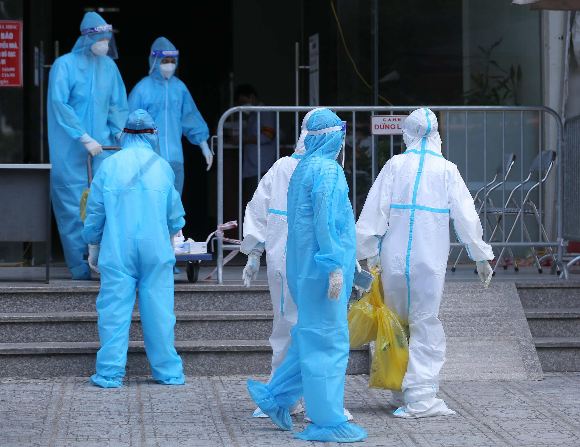 Bộ Y tế sẽ hướng dẫn tiêu chí đánh giá 4 cấp độ dịch Covid-19 - Ảnh 1.