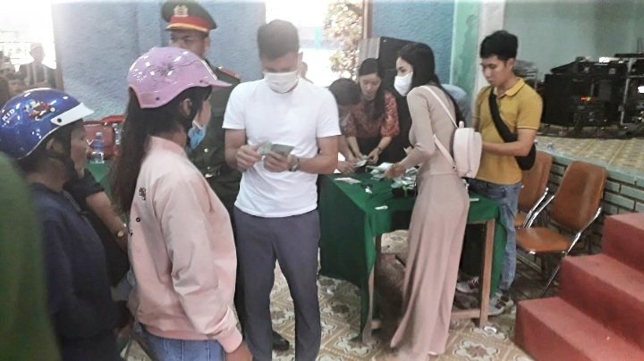 Quảng Nam: Báo cáo Bộ Công an việc trao tiền của ca sĩ Thủy Tiên - Ảnh 1.