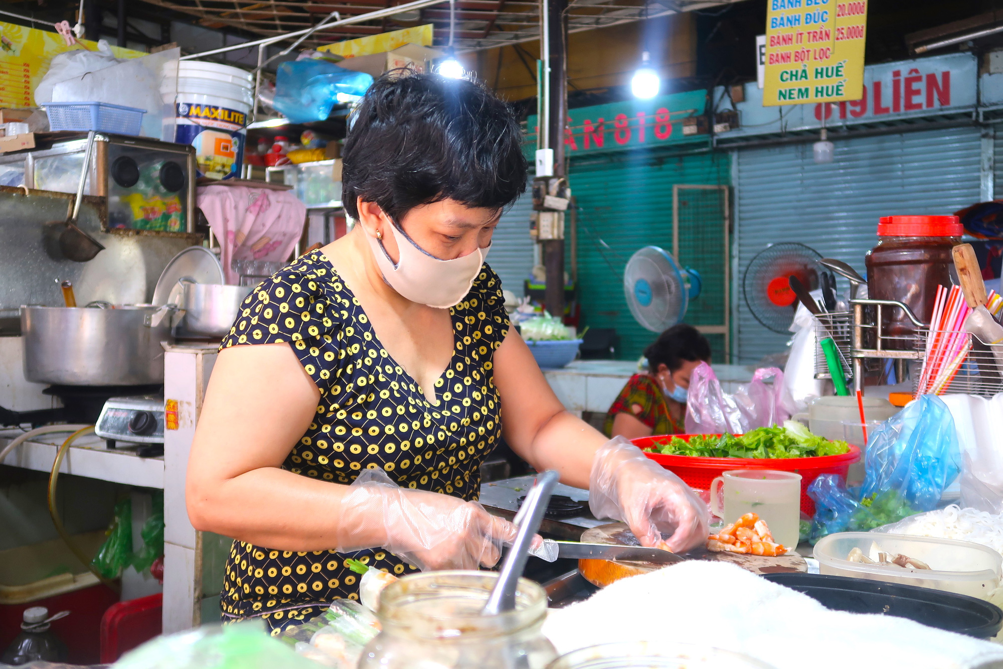 Quán ăn ở TP HCM: Nơi nhộn nhịp, nơi đìu hiu - Ảnh 3. Quán ăn ở TP HCM: Nơi nhộn nhịp, nơi đìu hiu - Ảnh 3.