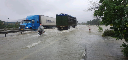 Quảng Nam, Thừa Thiên- Huế, Quảng Trị: Mưa lớn, ngập lụt, người mất tích - Ảnh 6.