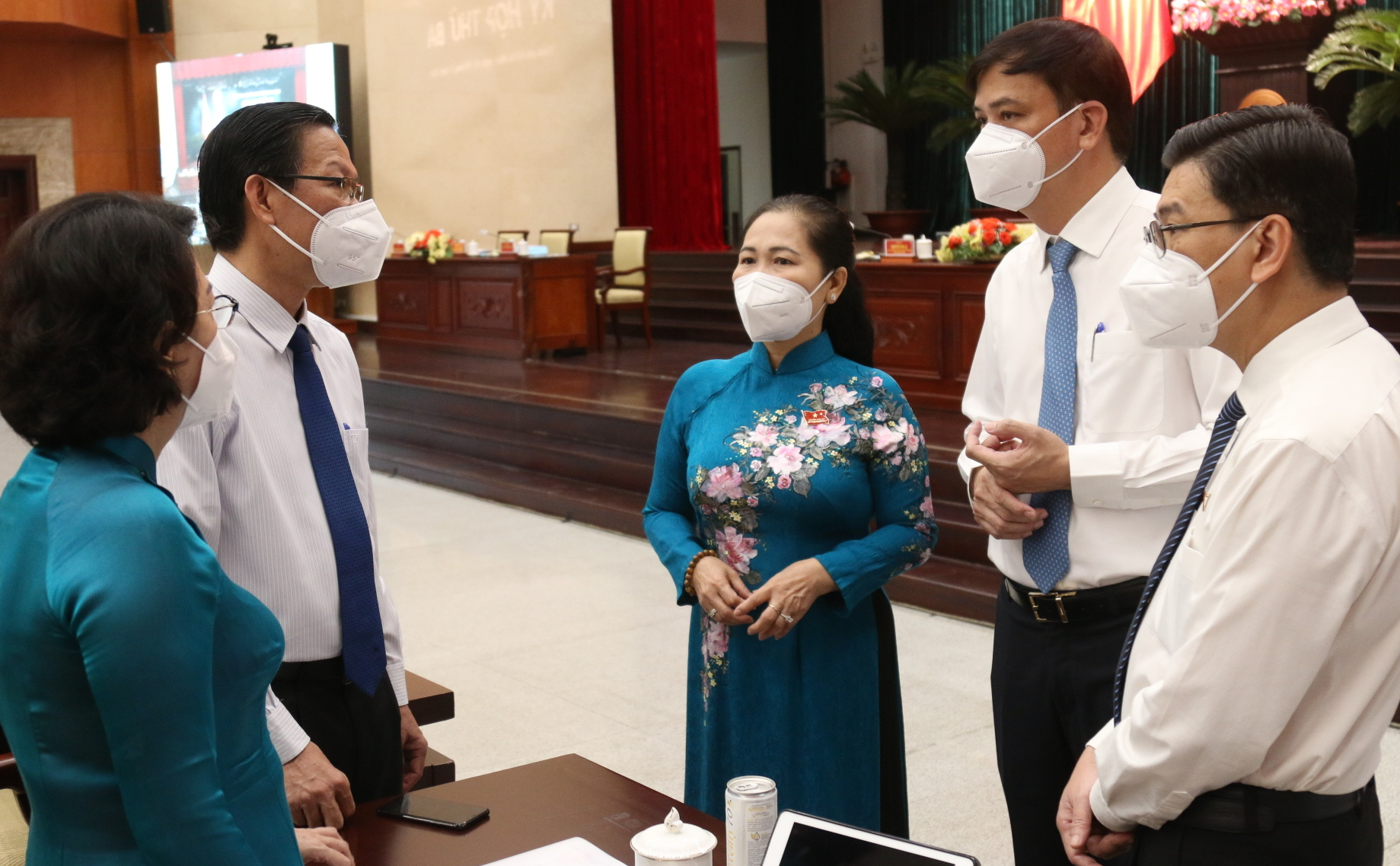 NÓNG: UBND TP HCM đề nghị lùi thời gian thu phí hạ tầng cảng biển - Ảnh 2. NÓNG: UBND TP HCM đề nghị lùi thời gian thu phí hạ tầng cảng biển - Ảnh 2.