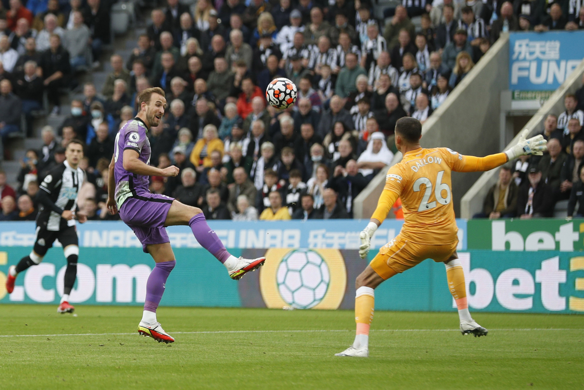 Newcastle thảm bại ngày ra mắt chủ mới, Tottenham bay vào Top 5 Ngoại hạng - Ảnh 4.