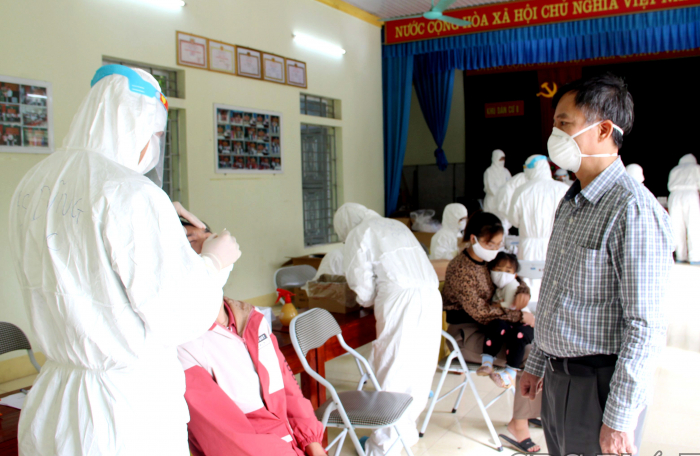 Ngà y 18-10, thêm 1.136 ngưá»i khá»i bệnh, số mắc và tá» vong do Covid-19 liên tục giảm - Ảnh 2. Ngà y 18-10, thêm 1.136 ngưá»i khá»i bệnh, số mắc và tá» vong do Covid-19 liên tục giảm - Ảnh 2.