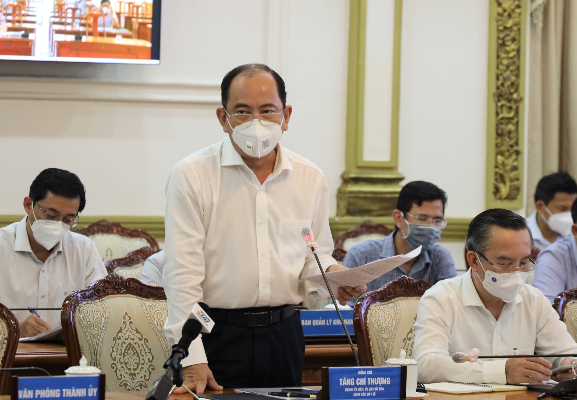 TP HCM đang ở cấp độ dịch 2 nhưng chỉ có giá trị tức thì - Ảnh 2. TP HCM đang ở cấp độ dịch 2 nhưng chỉ có giá trị tức thì - Ảnh 2.