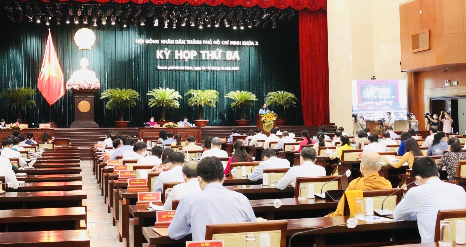 NÓNG: Äồng ý cho há»c sinh 2 trưá»ng đầu tiên ở TP HCM đến lá»›p trở lại - Ảnh 2. NÓNG: Äồng ý cho há»c sinh 2 trưá»ng đầu tiên ở TP HCM đến lá»›p trở lại - Ảnh 2.