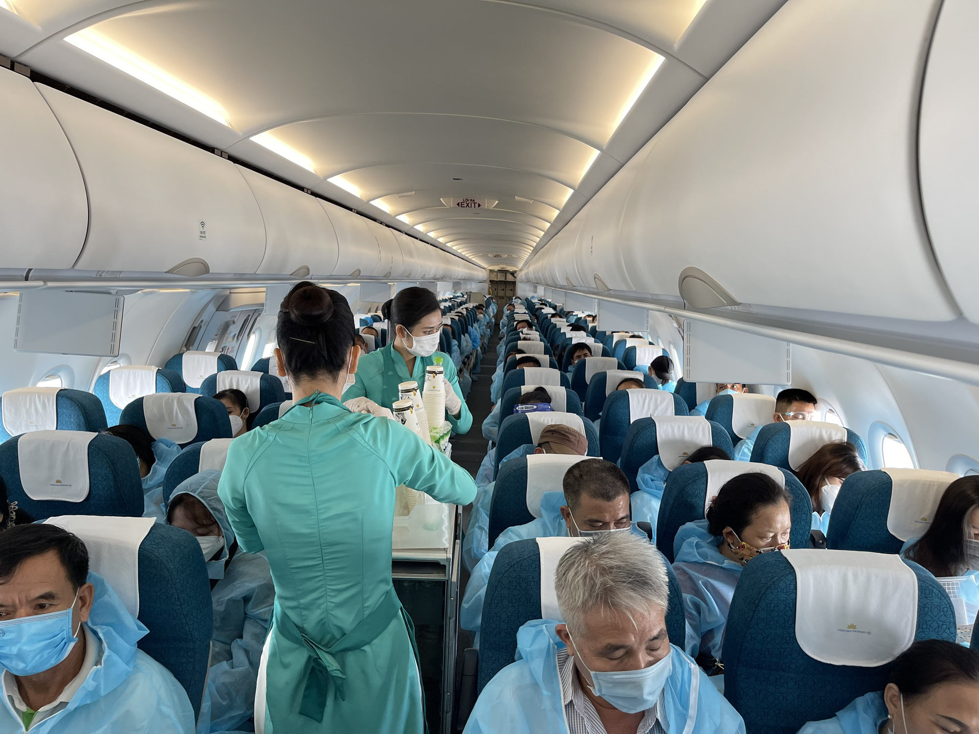 Hơn 600 người dân từ TP HCM về quê Bắc Ninh - Ảnh 8.