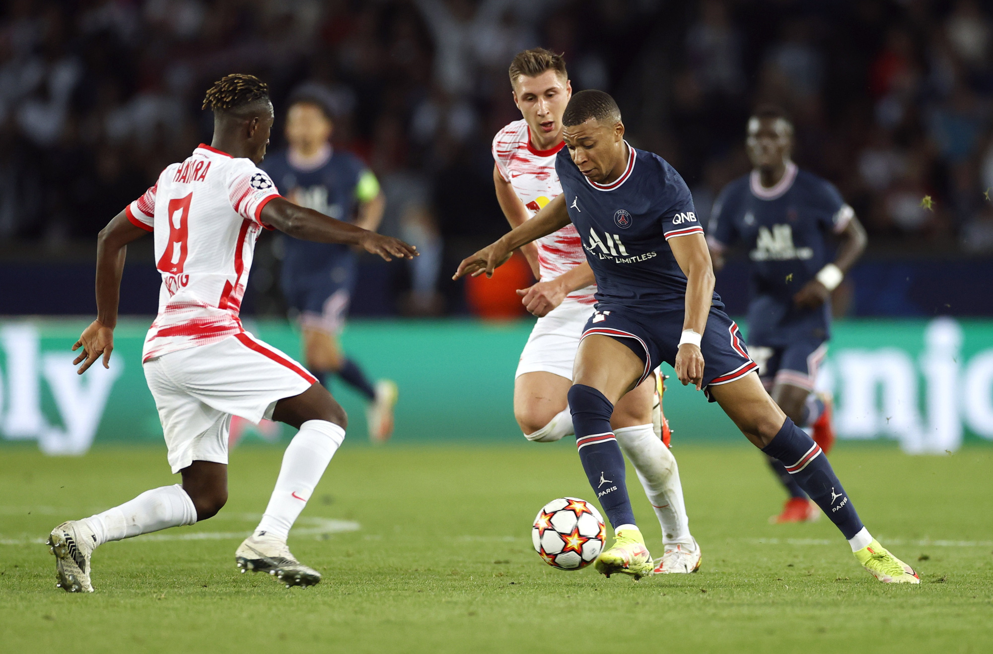 Messi lập cú đúp bàn thắng, PSG vững ngôi đầu bảng Champions League - Ảnh 2.