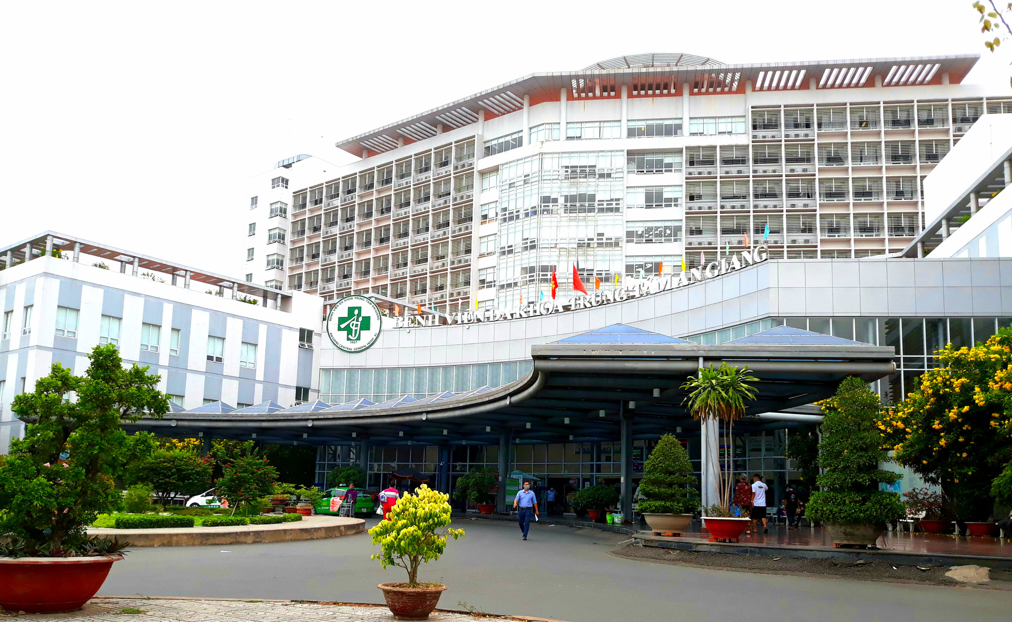 50 công nhân thủy sản ở Bạc Liêu mắc Covid-19, An Giang phong tỏa 1 bệnh viện - Ảnh 2.