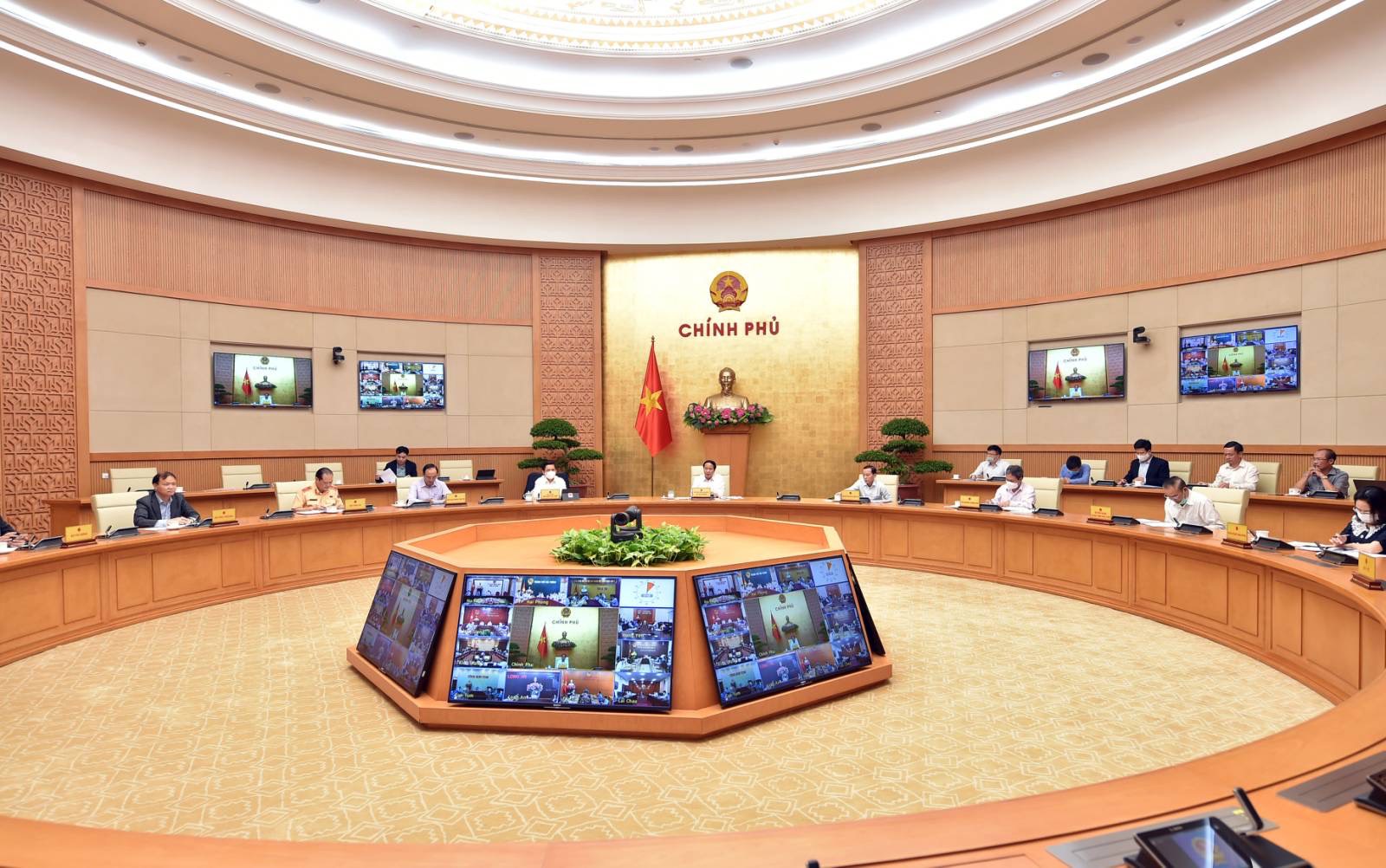 Tăng chuyến bay Hà Nội - TP HCM, Hà Nội - Đà Nẵng, TP HCM - Đà Nẵng - Ảnh 1.