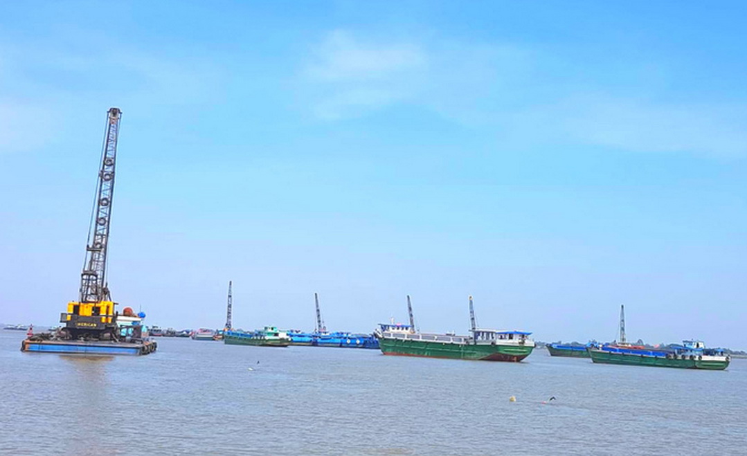 Diễn biến bất ngờ vụ doanh nghiệp trúng thầu mỏ cát hơn 2.800 tỉ đồng - Ảnh 1.