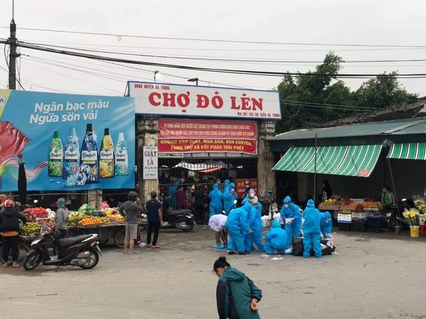 Ngưá»i đà n ông mắc Covid-19 Ä‘i chợ khắp nÆ¡i, tiếp xúc nhiá»u ngưá»i - Ảnh 2. Ngưá»i đà n ông mắc Covid-19 Ä‘i chợ khắp nÆ¡i, tiếp xúc nhiá»u ngưá»i - Ảnh 2.