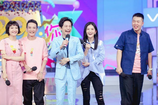 Showbiz Hàn Quốc và Trung Quốc cấm sóng MC, nghệ sĩ có vết nhơ - Ảnh 4.
