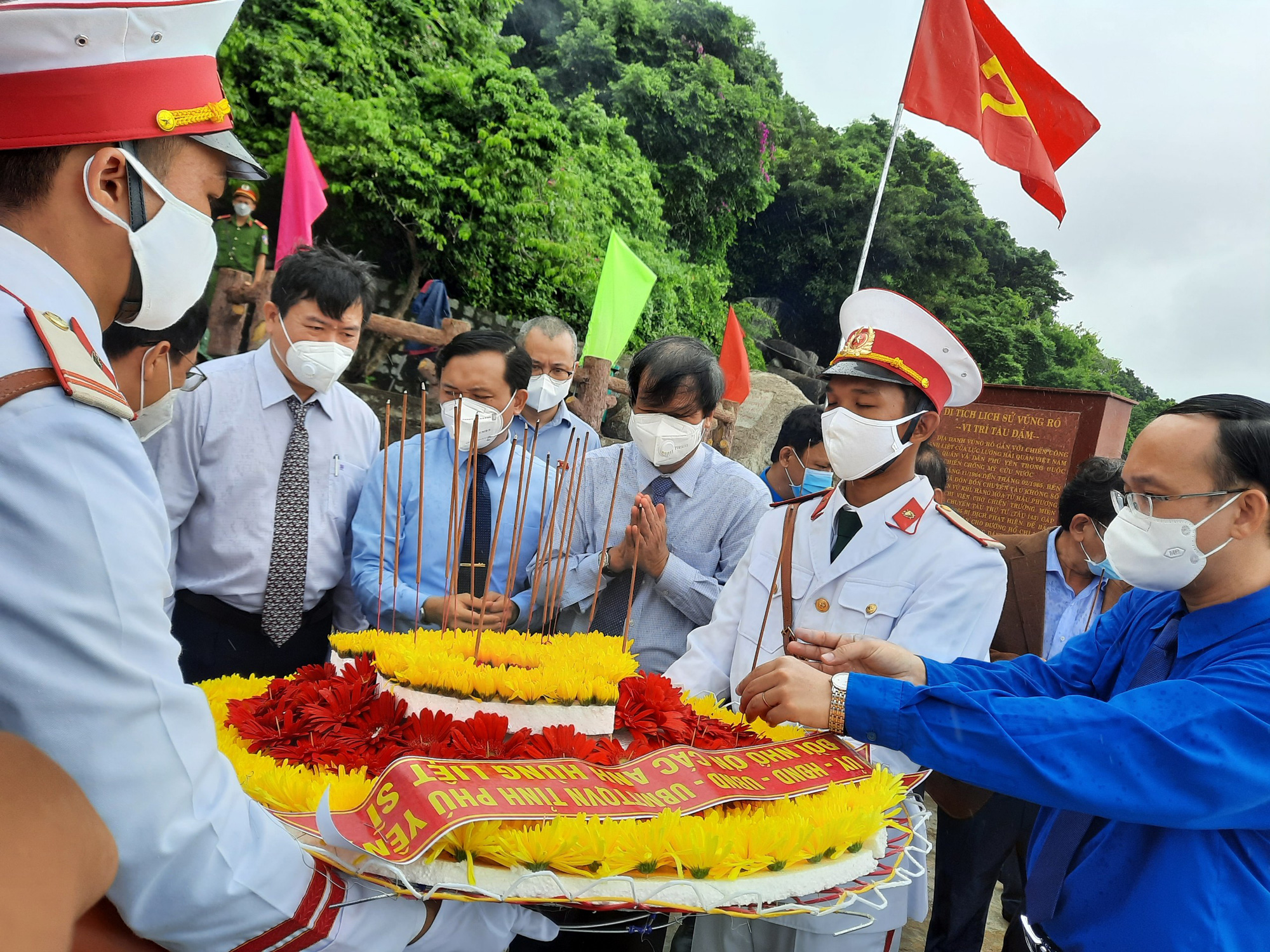 Phú Yên kỷ niệm 60 năm Đường Hồ Chí Minh trên biển - Ảnh 2.
