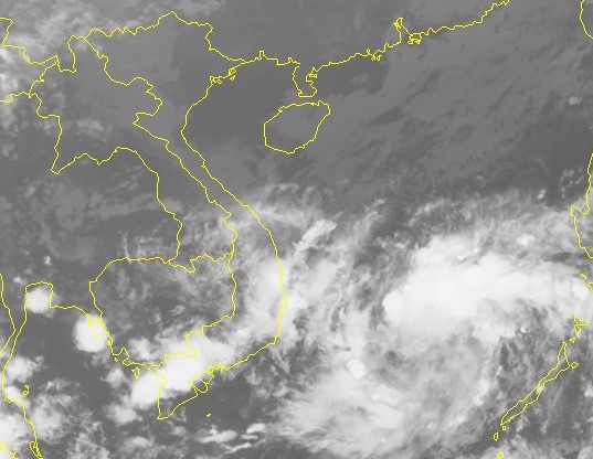 Áp thấp nhiệt đới khả năng mạnh lên thành bão, hướng vào Nam Trung bộ - Ảnh 2.