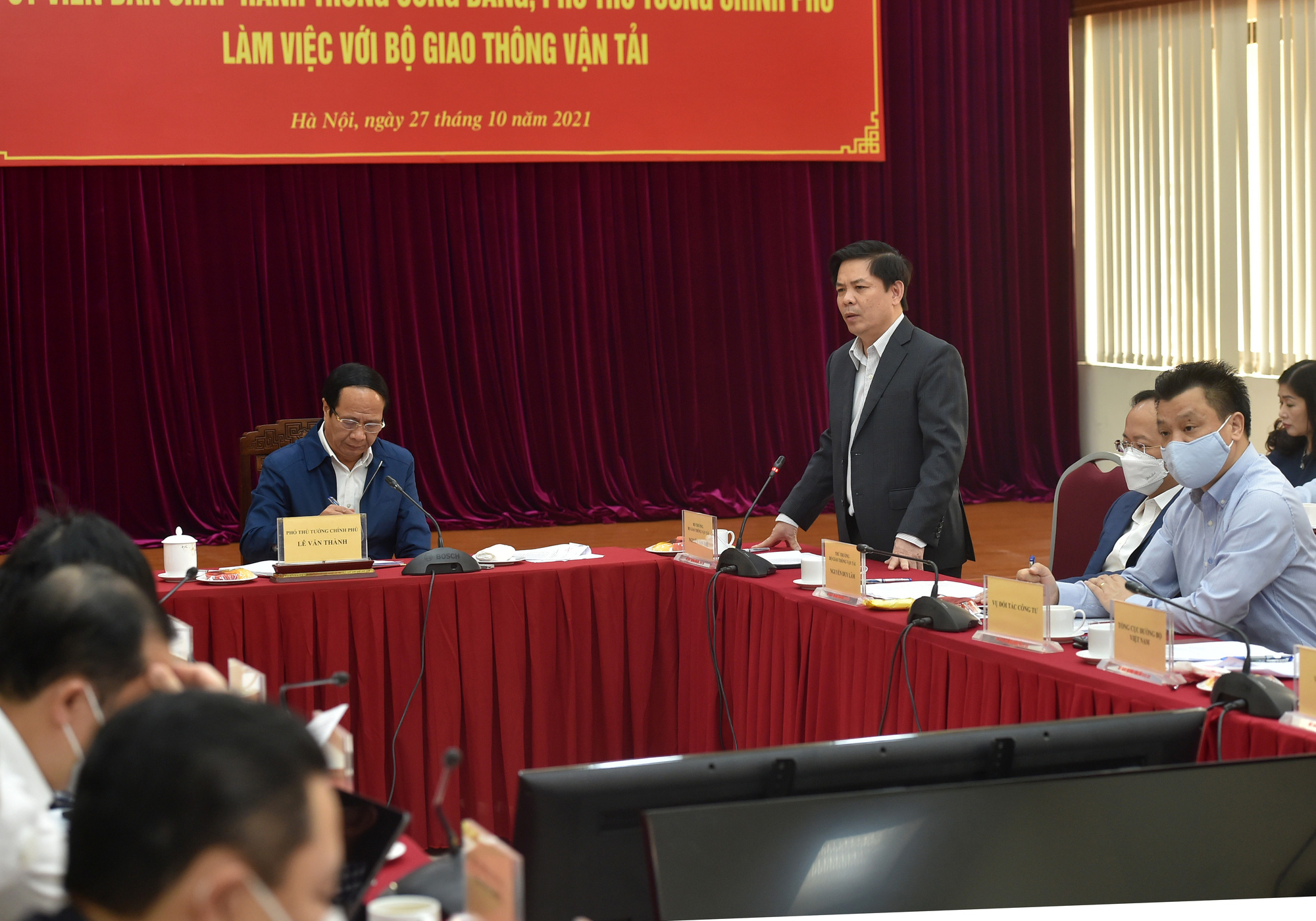 Trước ngà y 10-11 phải bà n giao tuyến đưá»ng sắt Cát Linh - Hà Äông - Ảnh 2. Trước ngà y 10-11 phải bà n giao tuyến đưá»ng sắt Cát Linh - Hà Äông - Ảnh 2.