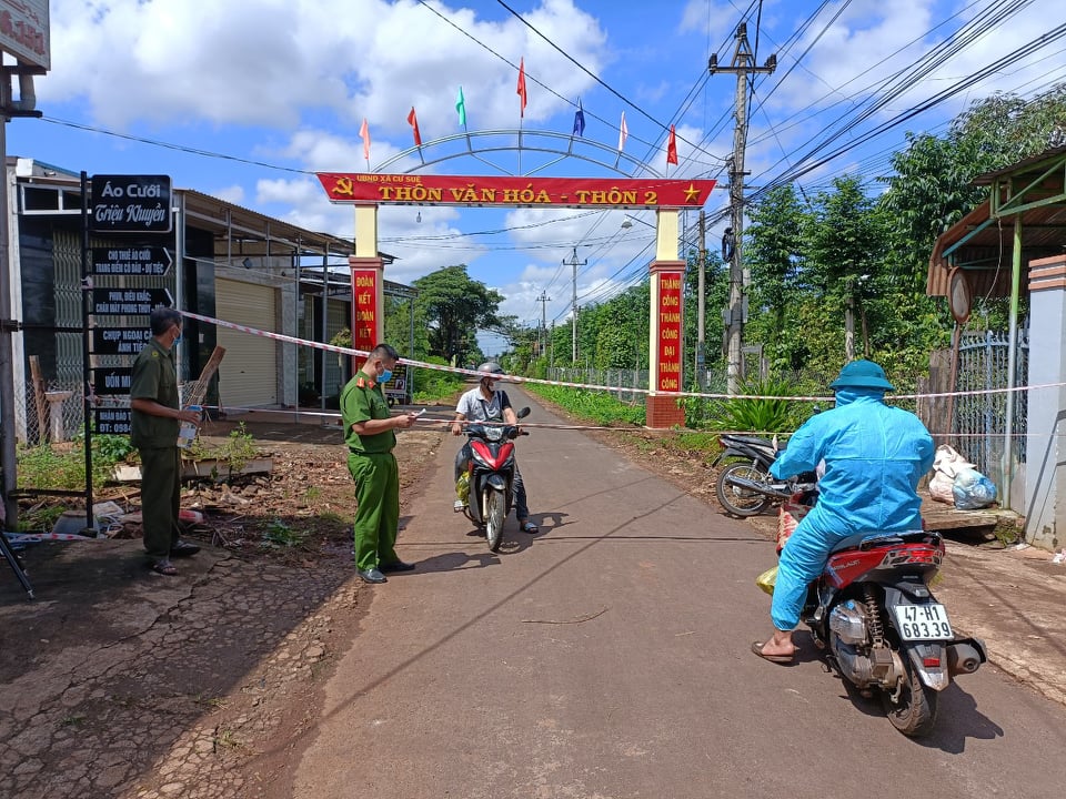 Äắk Lắk đỠnghị TP HCM há»— trợ vắc-xin, trang thiết bị y tế và nhân lá»±c chống dịch - Ảnh 1. Äắk Lắk đỠnghị TP HCM há»— trợ vắc-xin, trang thiết bị y tế và nhân lá»±c chống dịch - Ảnh 1.
