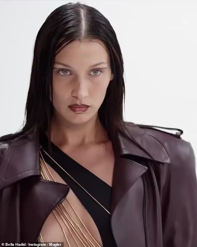 Siêu mẫu Bella Hadid khác lạ với mốt “thả rông” - Ảnh 2.