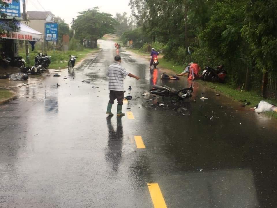 Va chạm xe máy ở Quảng Nam, 3 ngưá»i chết - Ảnh 1. Va chạm xe máy ở Quảng Nam, 3 ngưá»i chết - Ảnh 1.