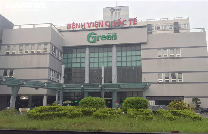 Bé 2 tuổi rơi từ tầng 9 bệnh viện xuống đất tỠvong - Ảnh 1. Bé 2 tuổi rơi từ tầng 9 bệnh viện xuống đất tỠvong - Ảnh 1.