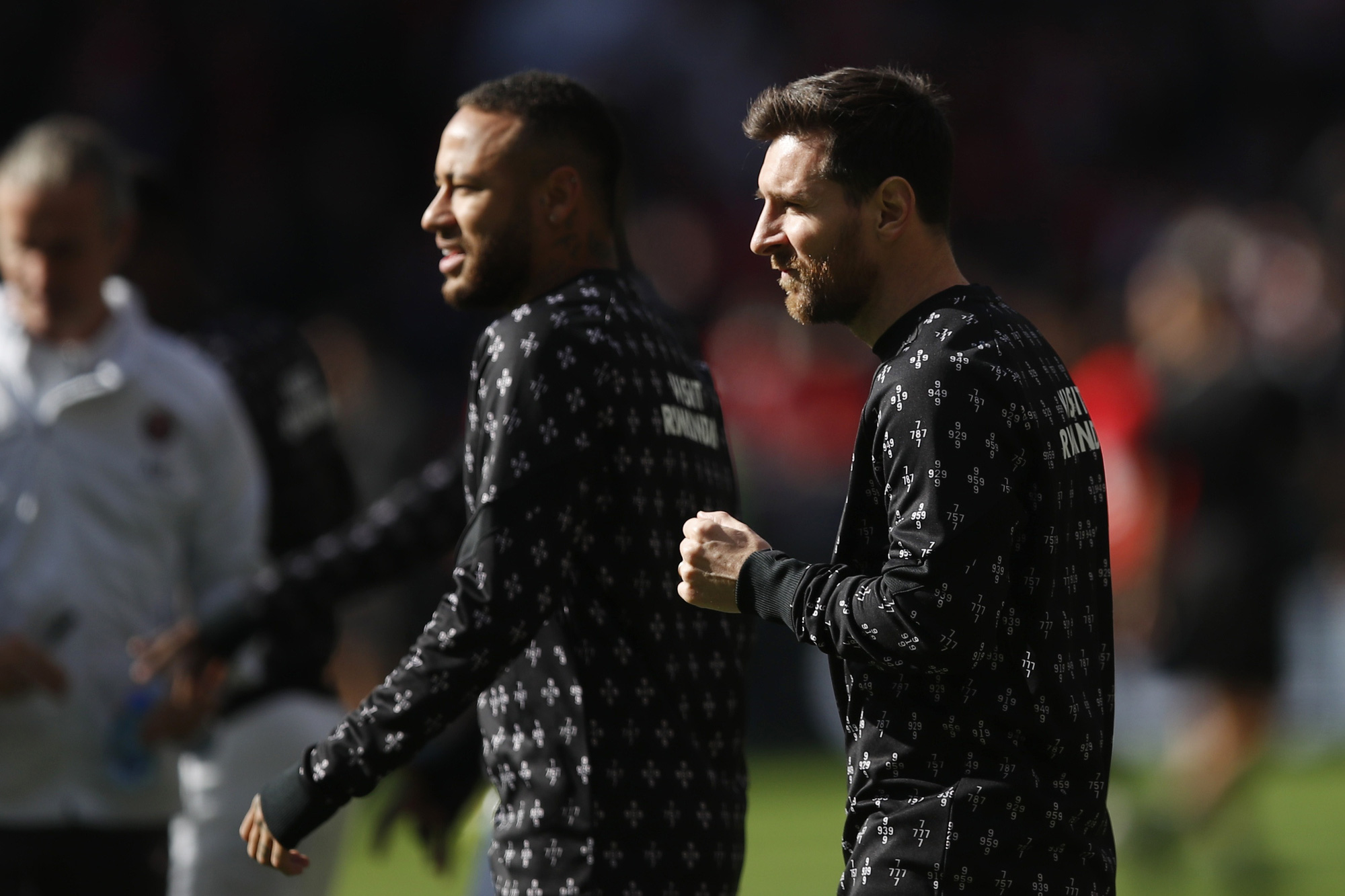 Bộ ba Messi - Neymar - Mbappe tịt ngòi, PSG thua trận đầu ở Ligue 1 - Ảnh 1. Bộ ba Messi - Neymar - Mbappe tịt ngòi, PSG thua trận đầu ở Ligue 1 - Ảnh 1.