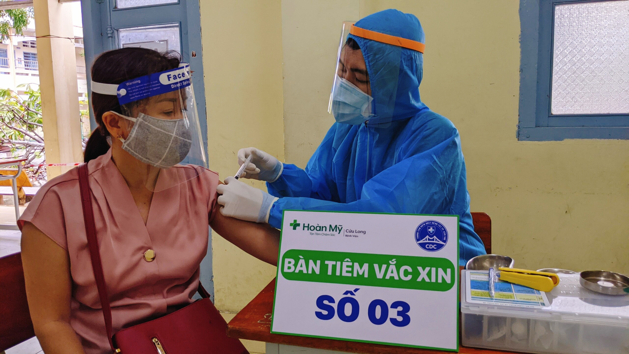 2.500 giáo viên ở Cần Thơ được tiêm vắc-xin phòng Covid-19 - Ảnh 5.
