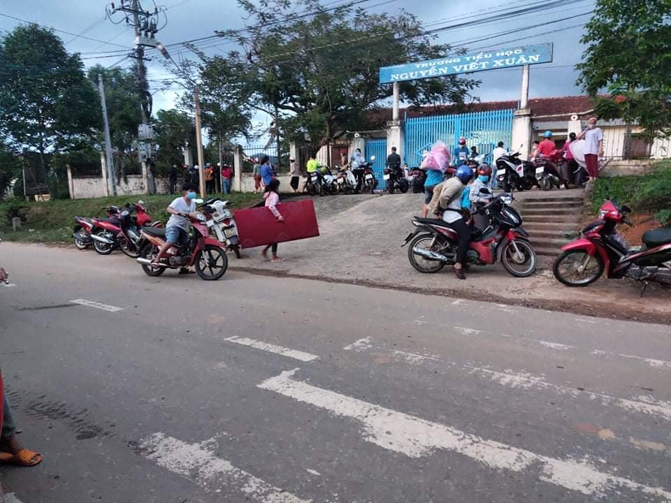 3 há»c sinh mắc Covid-19, hà ng trăm bạn há»c và giáo viên 2 trưá»ng phải cách ly - Ảnh 2. 3 há»c sinh mắc Covid-19, hà ng trăm bạn há»c và giáo viên 2 trưá»ng phải cách ly - Ảnh 2.