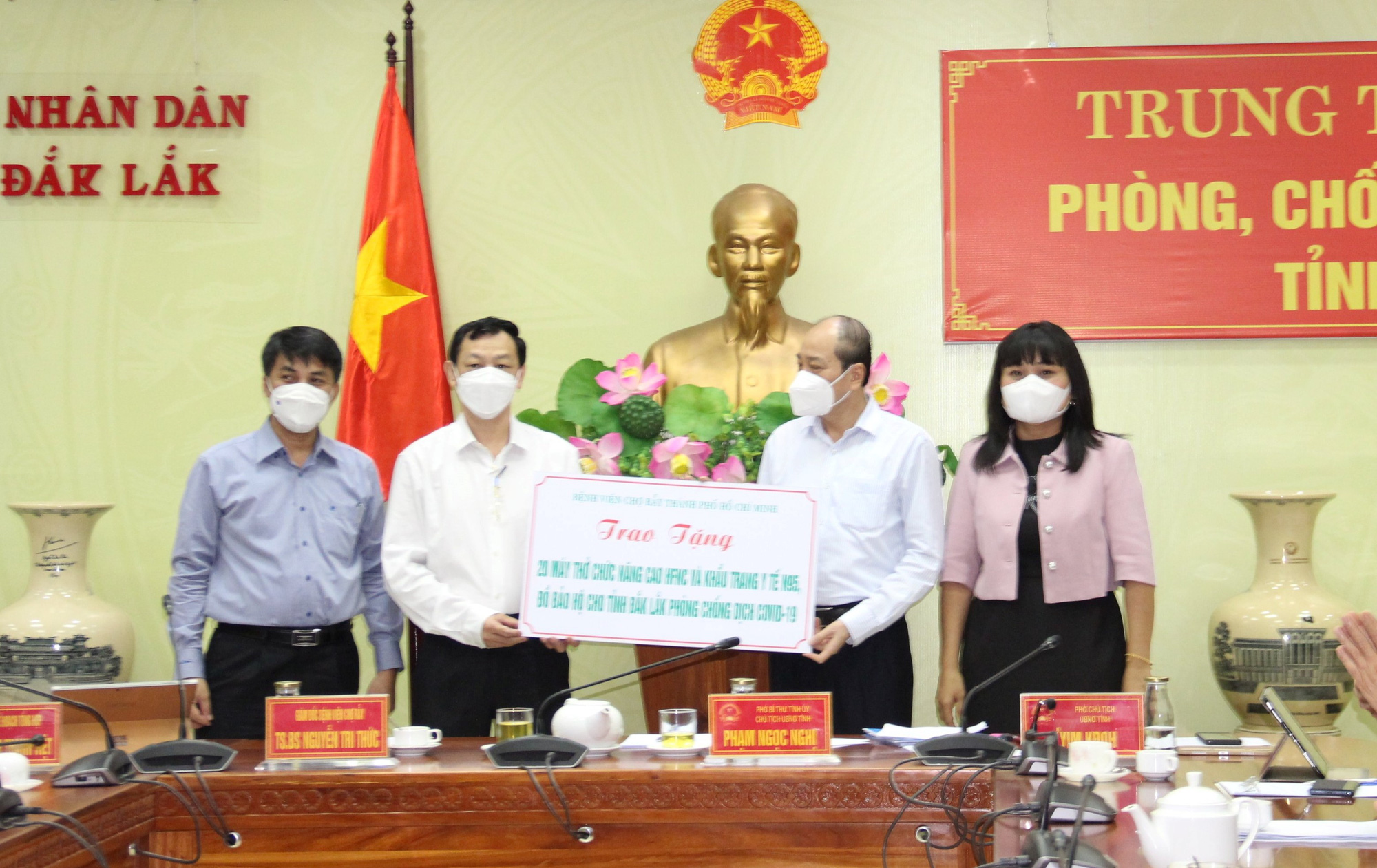 Äắk Lắk phấn đấu 5 ngà y nữa sẽ đạt 75% ngưá»i trên 18 tuổi tiêm vắc-xin - Ảnh 1. Äắk Lắk phấn đấu 5 ngà y nữa sẽ đạt 75% ngưá»i trên 18 tuổi tiêm vắc-xin - Ảnh 1.