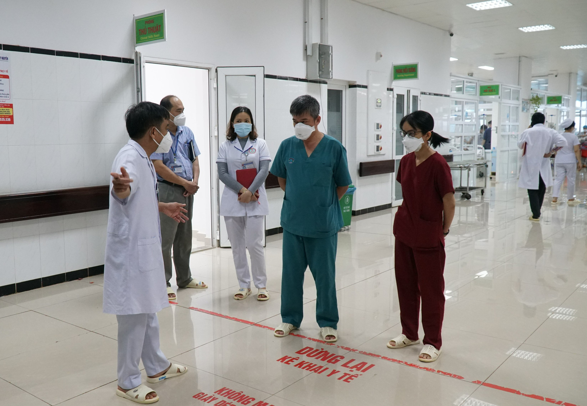 Äắk Lắk phấn đấu 5 ngà y nữa sẽ đạt 75% ngưá»i trên 18 tuổi tiêm vắc-xin - Ảnh 2. Äắk Lắk phấn đấu 5 ngà y nữa sẽ đạt 75% ngưá»i trên 18 tuổi tiêm vắc-xin - Ảnh 2.