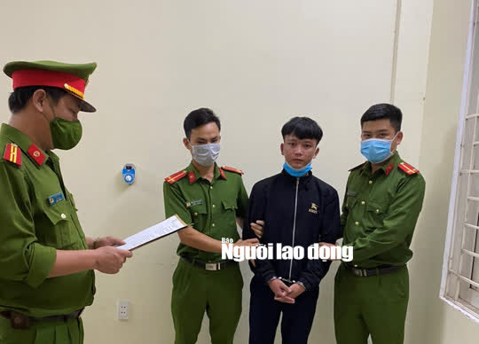 Tạm giữ khẩn cấp 2 kẻ tấn công dã man nam sinh trước cổng trưá»ng - Ảnh 3. Tạm giữ khẩn cấp 2 kẻ tấn công dã man nam sinh trước cổng trưá»ng - Ảnh 3.