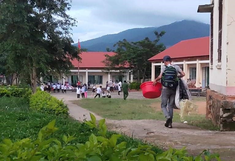 Thêm 3 học sinh ở 2 trường nhiễm SARS-CoV-2, hàng trăm bạn học và thầy cô phải cách ly - Ảnh 2.