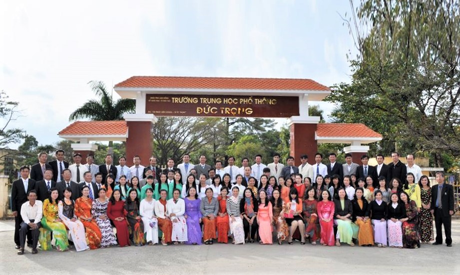 Lâm Äồng cách chức má»™t hiệu trưởng Trưá»ng THPT huyện vì nhiá»u sai phạm - Ảnh 1. Lâm Äồng cách chức má»™t hiệu trưởng Trưá»ng THPT huyện vì nhiá»u sai phạm - Ảnh 1.