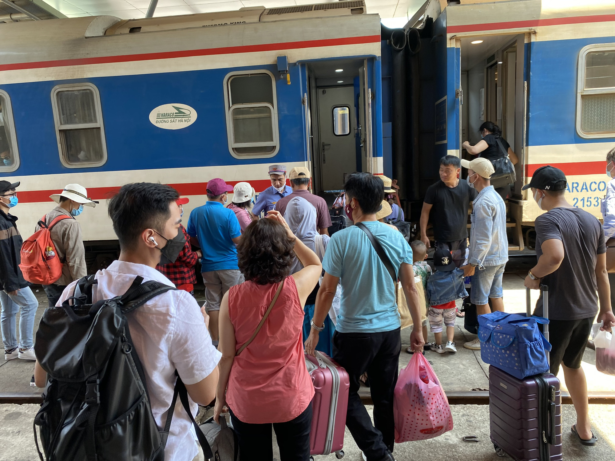 Đà Nẵng cho đón, trả khách ở ga đường sắt - Ảnh 1.