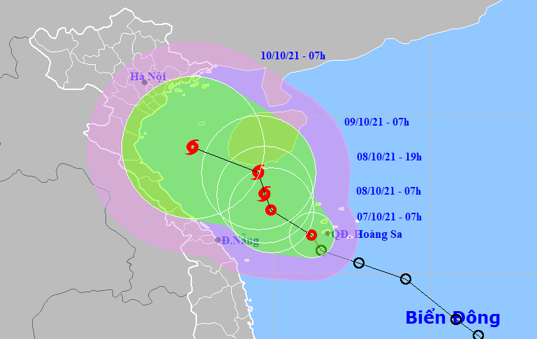 Áp thấp nhiệt đới khả năng mạnh lên thành bão, mưa lớn tới 400 mm ở miền Trung - Ảnh 1.